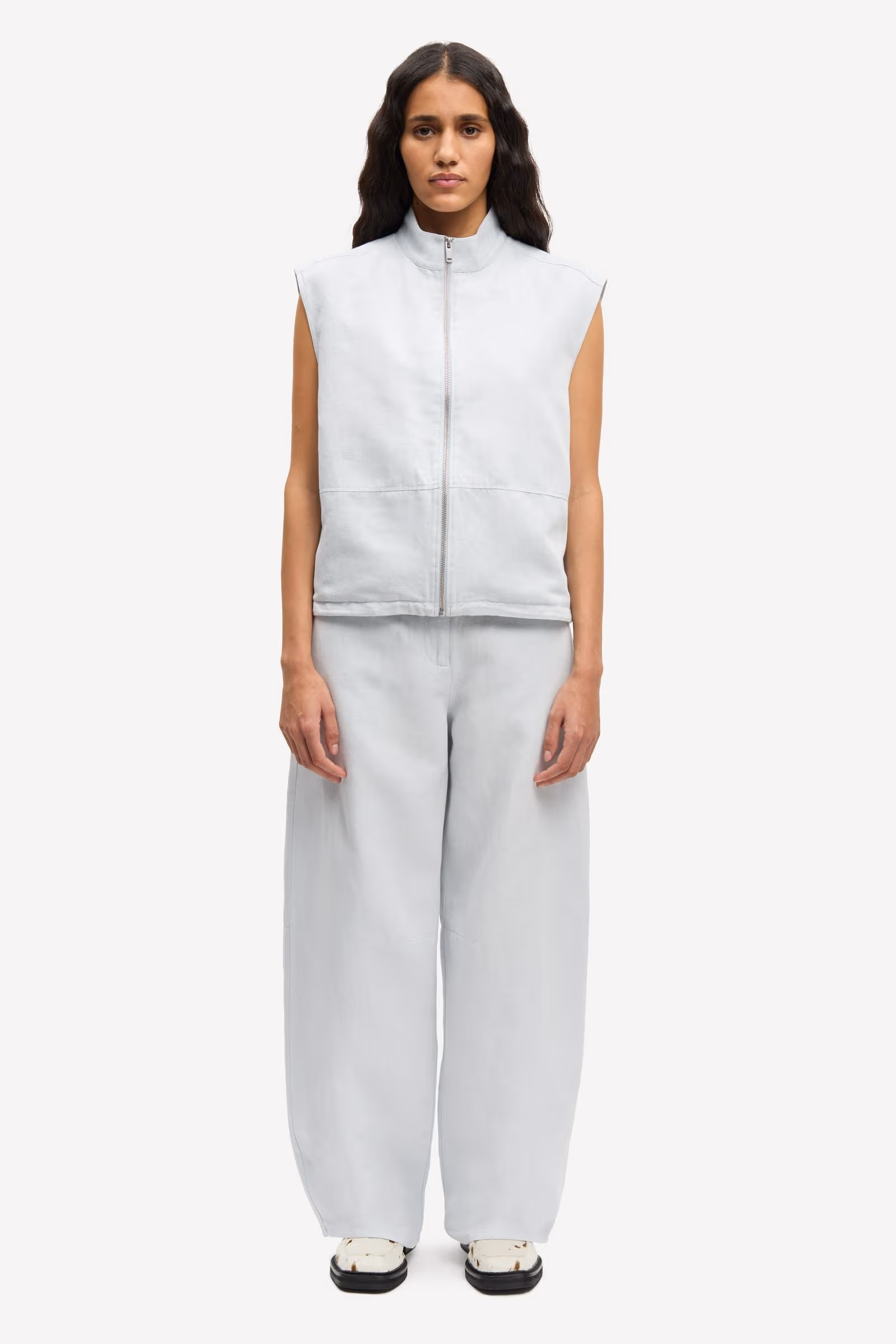 21803_ea3dda56be-f26100130-clr002583-05-2400